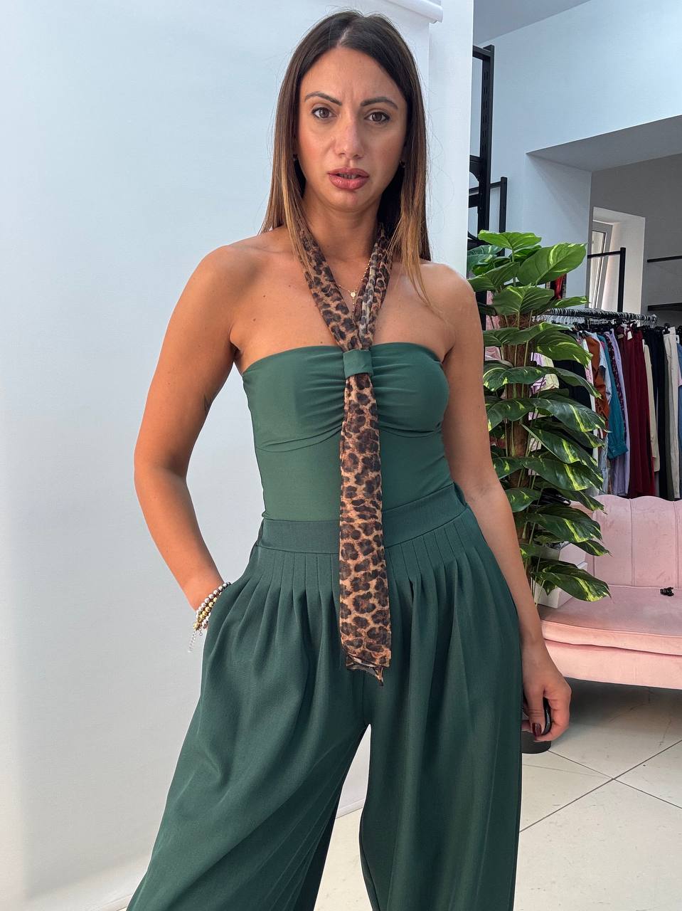 photo_5915762158669516282_y